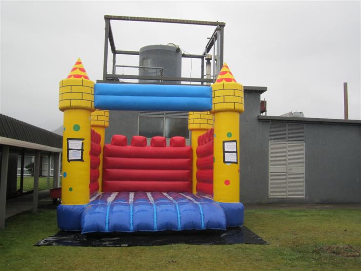 The sad bouncy casle in the rain. The kids were all sheltering indoors. And that was Whitebait Fun Day!