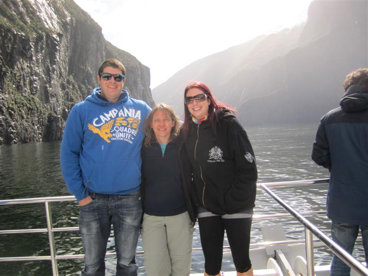 Justin, a South African, little old me and Jenna from Portsmouth. They fell in love on the Kiwi Experience bus. How romantic! Today was their last day together before Jenna flew back to Blighty